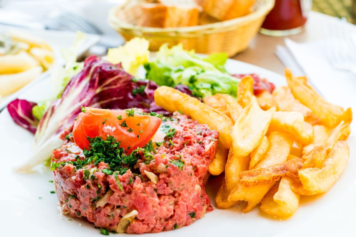 Le tartare de bœuf : l'art de le préparer comme un chef