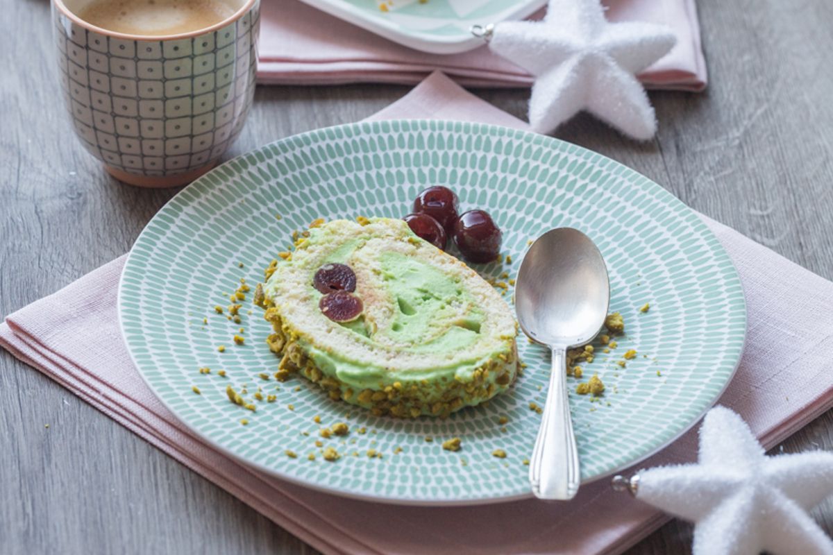 Bûche pistache et griottines : un dessert festif et léger