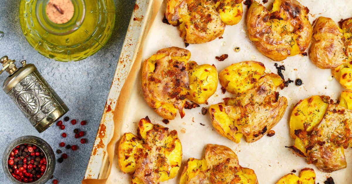 Smashed potatoes : la recette simple et savoureuse à adopter