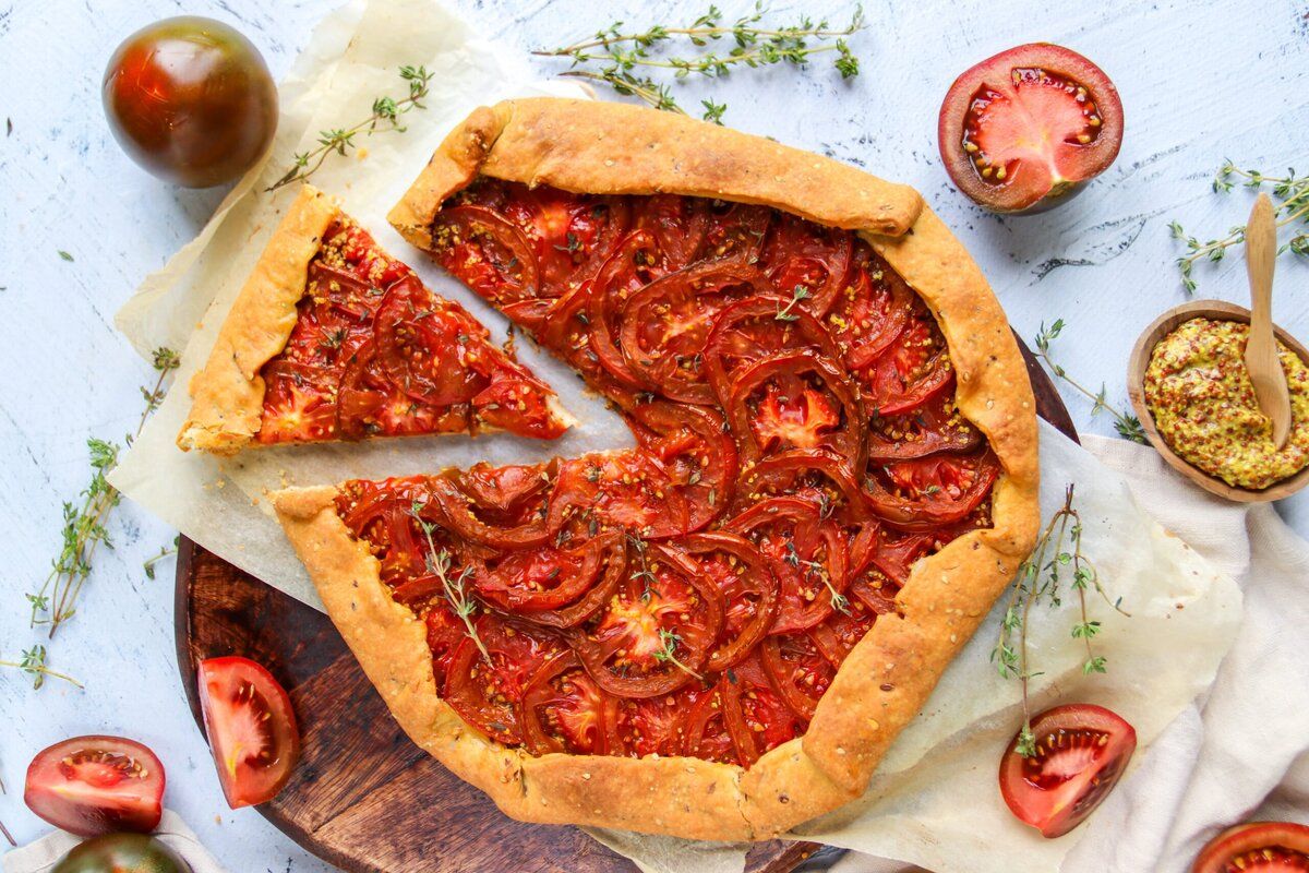 La tarte à la tomate et moutarde : une recette rafraîchissante pour les beaux jours