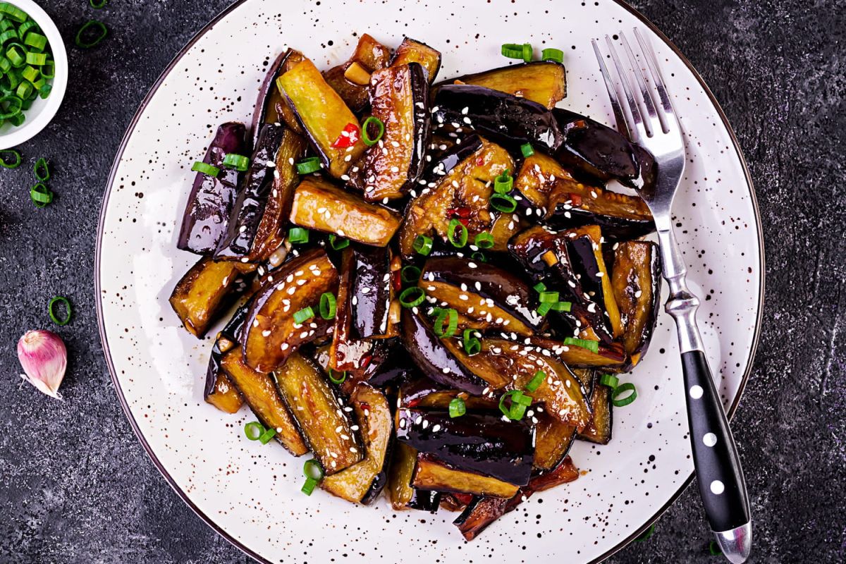 Le secret de Laurent Mariotte pour des aubergines laquées irrésistibles