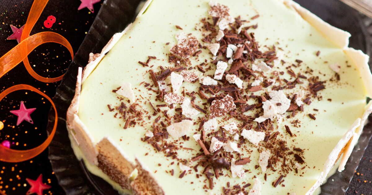 Le délice frais : un gâteau meringué à la menthe qui fait sensation