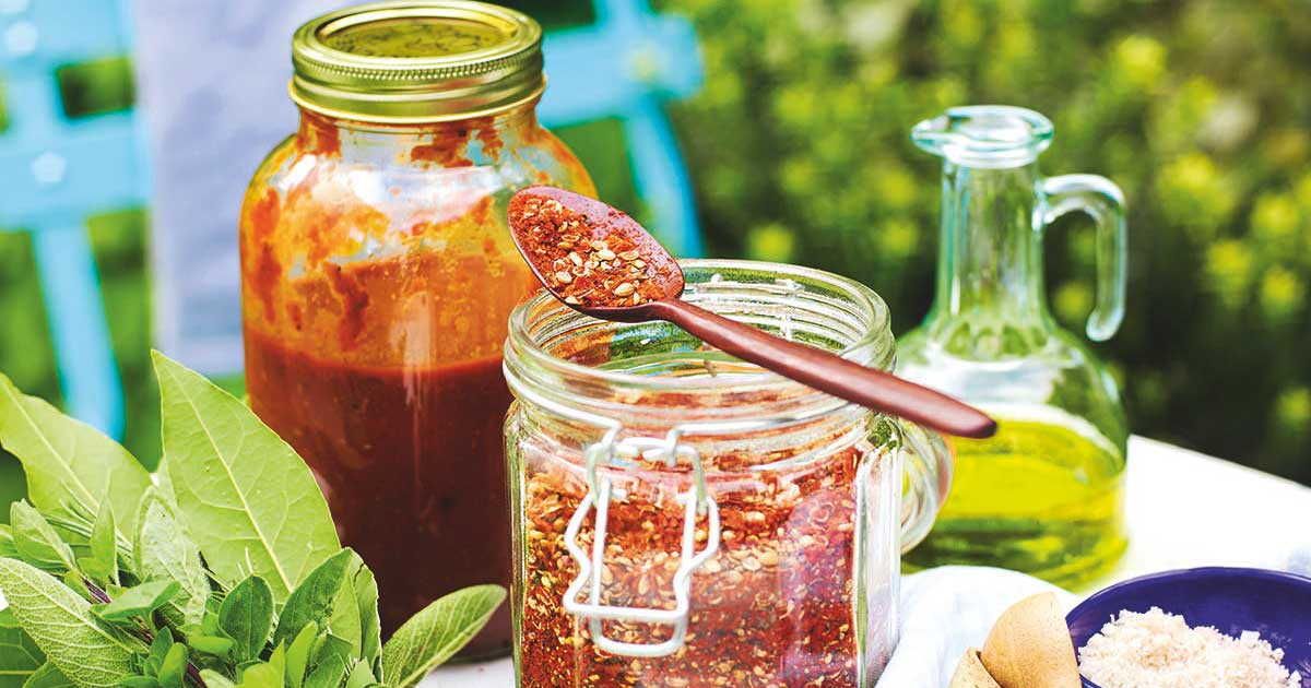 Les secrets des marinades qui régalent : épices cajun et sauces BBQ