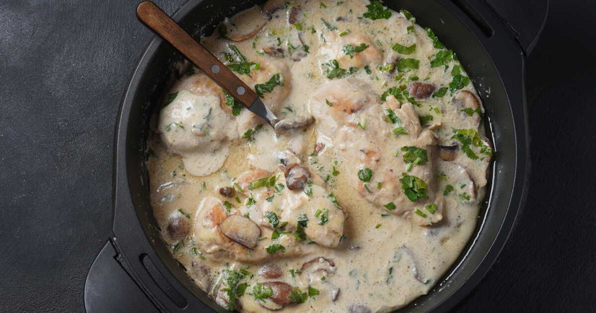Escalope à la crème et champignons : un plat réconfortant prêt en moins de 15 minutes