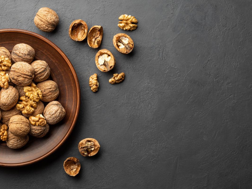découvrez 9 desserts savoureux pour profiter des bienfaits des noix