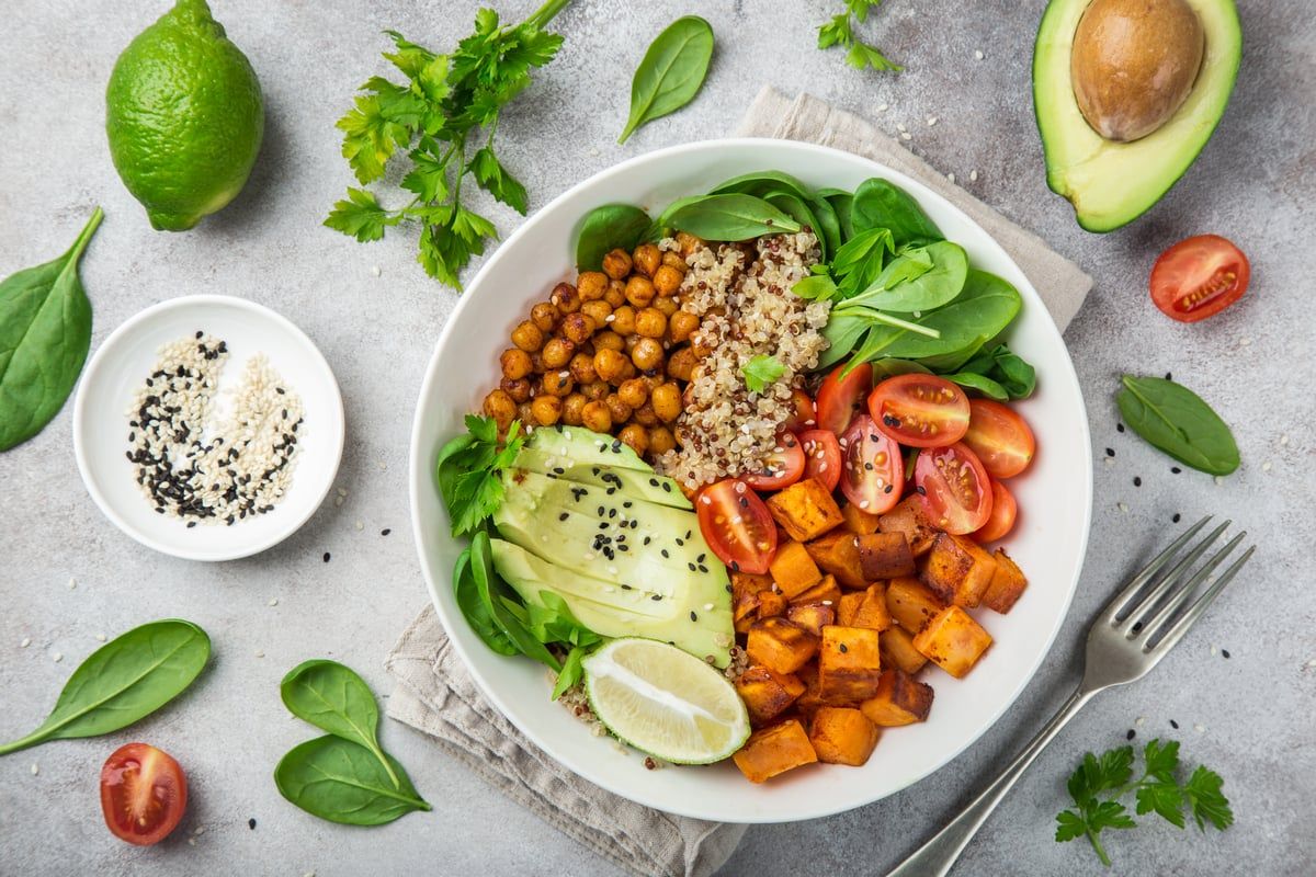 Des salades protéinées 100 % végétales pour un été tout en fraîcheur