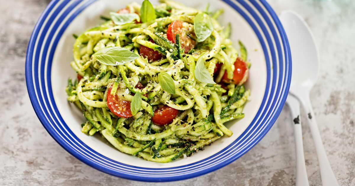 Découvrez la courgette crue : 31 recettes épatantes à savourer cet été