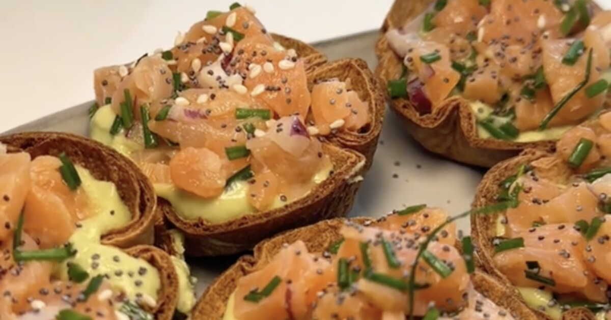 Le délice des tartelettes au saumon et à l'avocat pour vos apéros de Noël