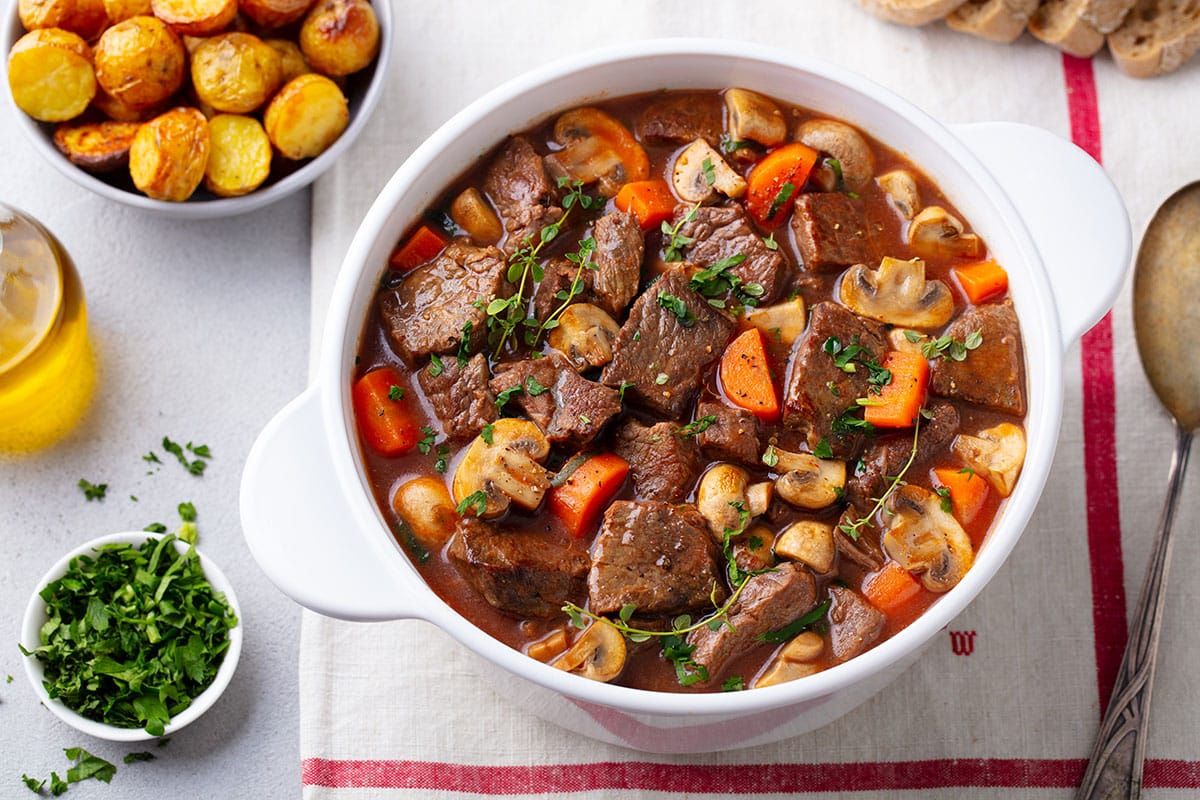 Choisir le vin parfait pour sublimer votre boeuf bourguignon