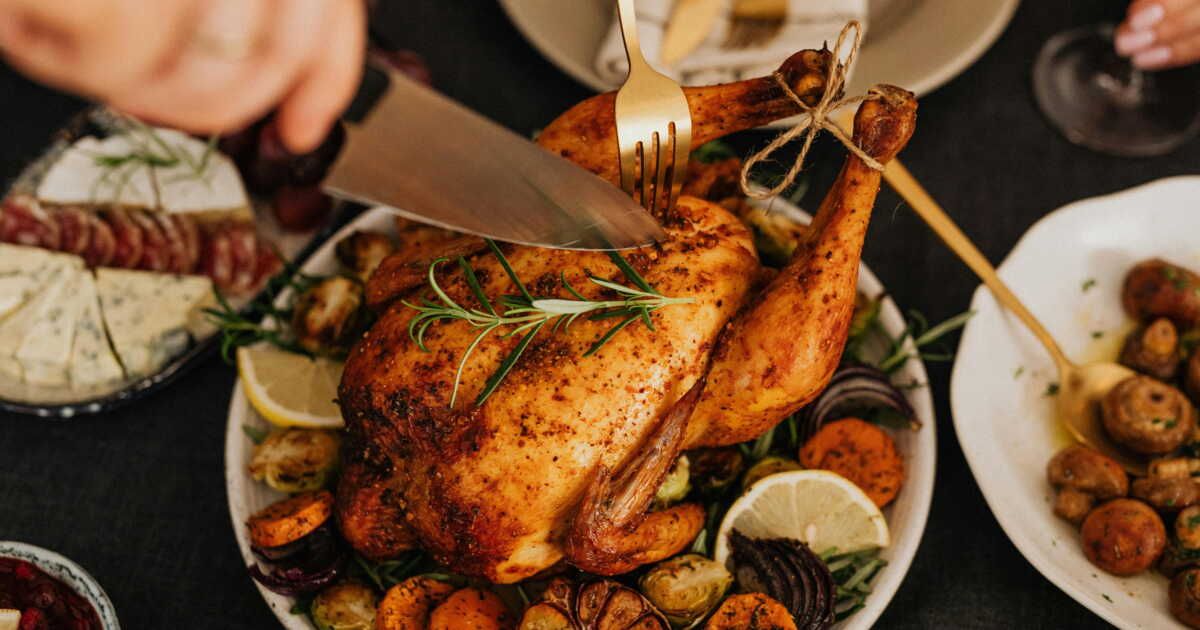 découvrir le poulet rôti délicieusement croustillant du chef étoilé briffard