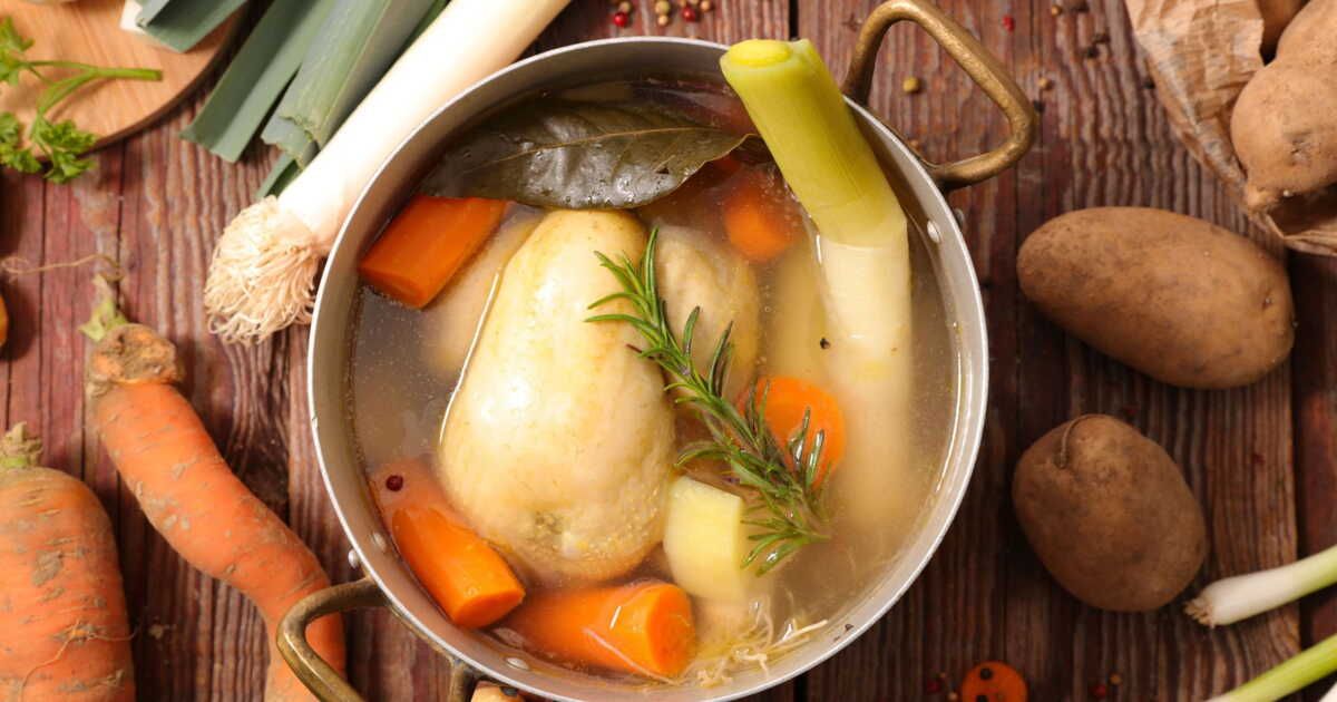 Dégustez la poule au pot : une recette savoureuse et réconfortante