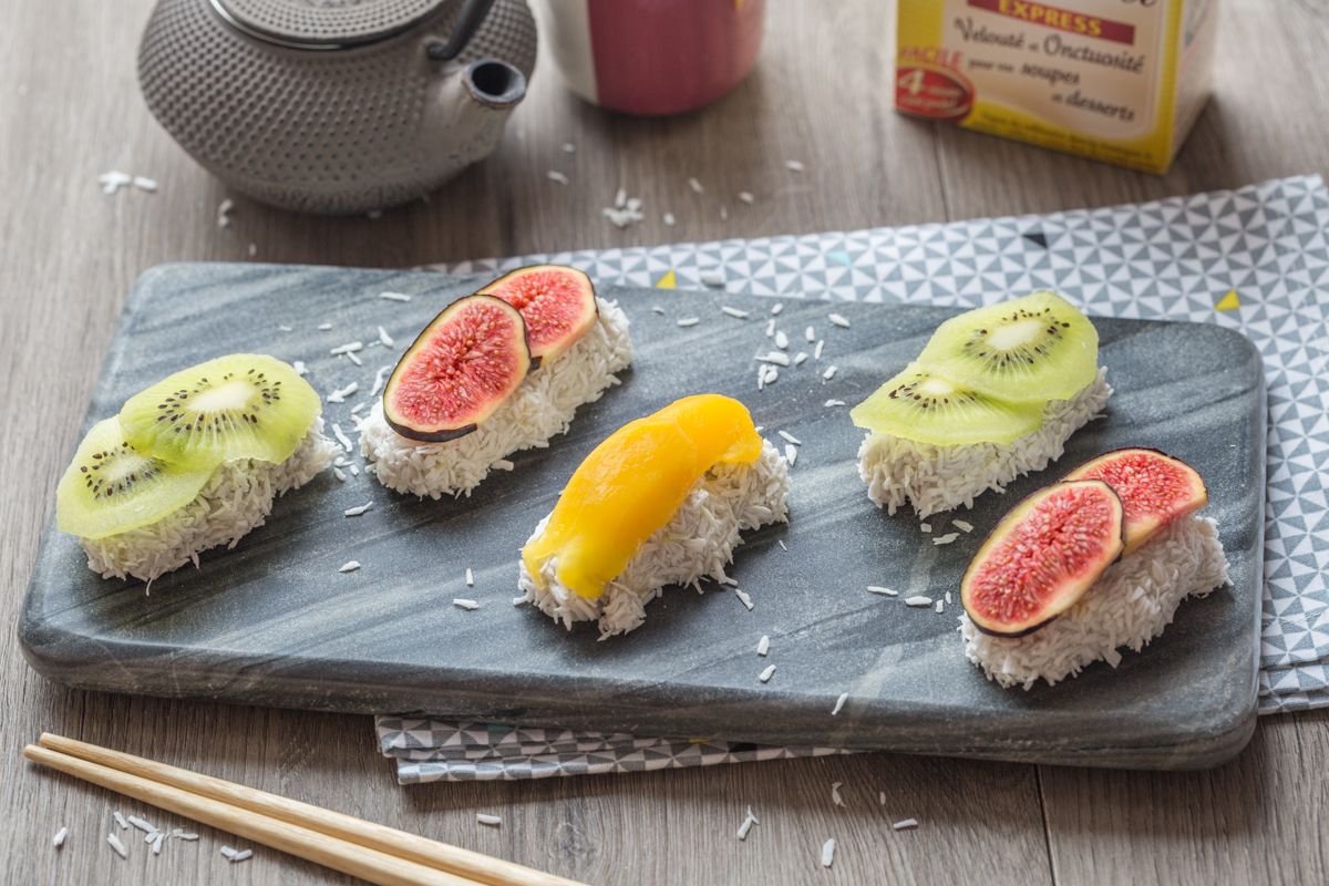 Délicieux sushis sucrés au tapioca et lait de coco