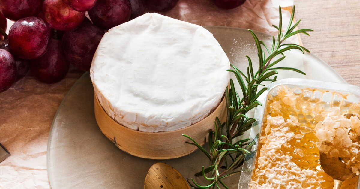 Des sapins de camembert pour un apéritif festif plein de saveurs