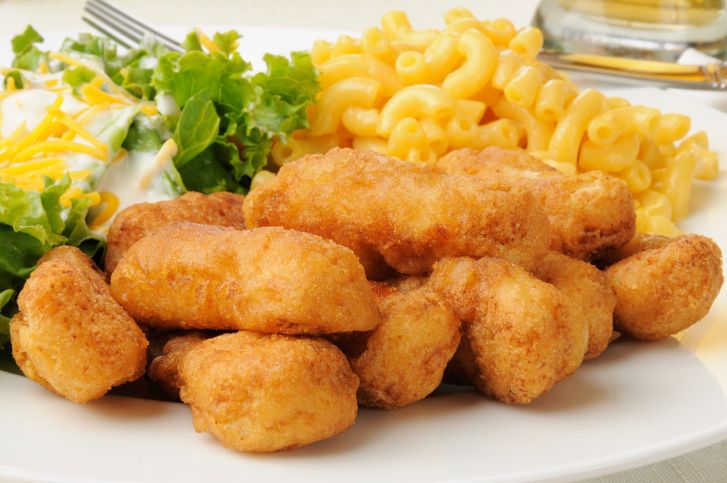 Les secrets des nuggets de poulet décryptés : entre graisse et viande