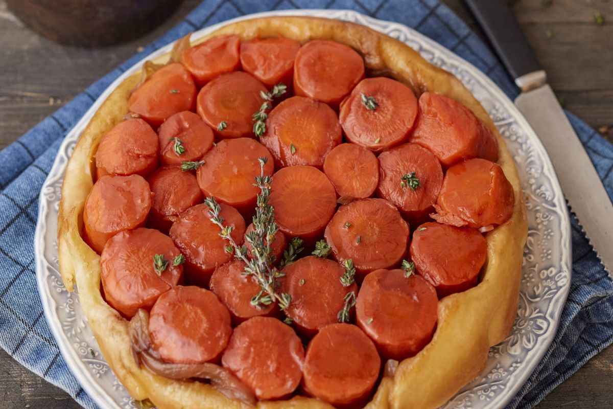 Une tarte Tatin révélée par Luana Belmondo : la carotte à l’honneur